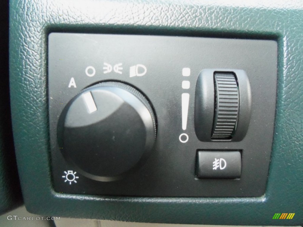 2005 Chrysler 300 Touring Controls Photo #63168049