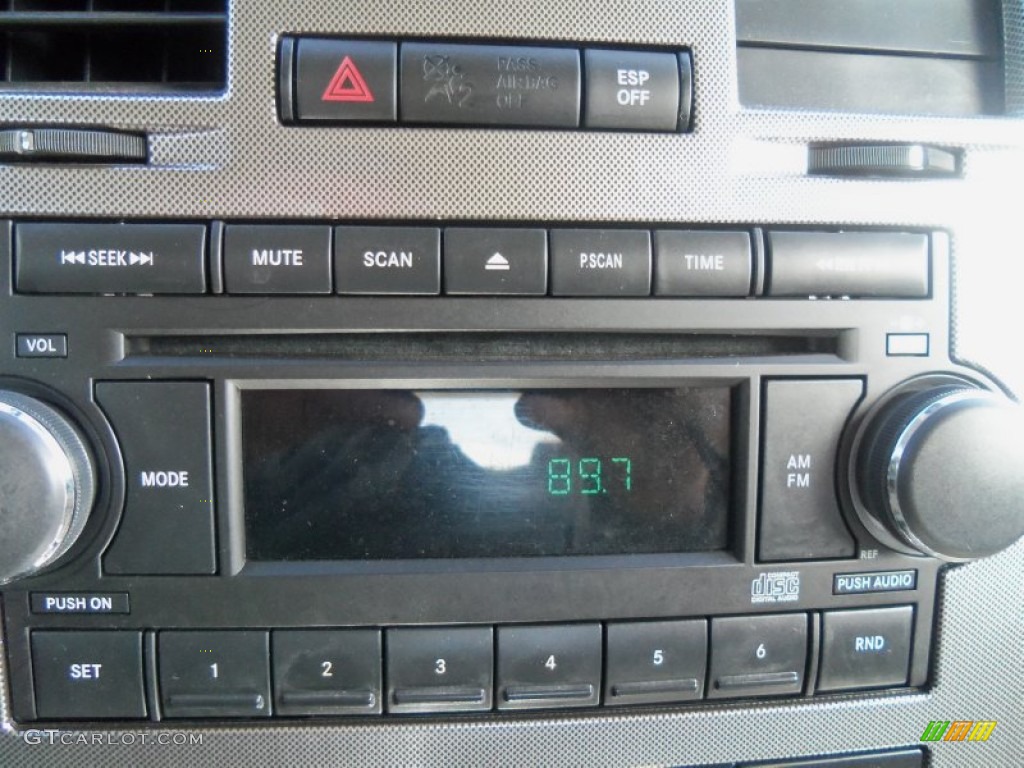 2005 Chrysler 300 Touring Audio System Photo #63168070