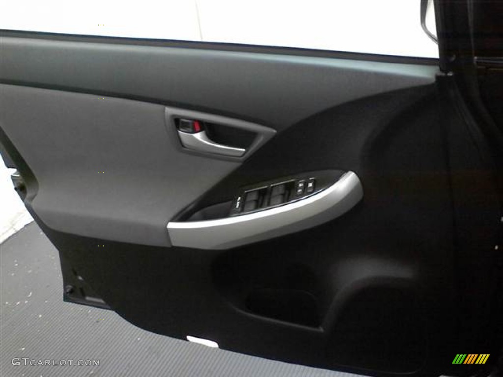 2012 Prius 3rd Gen Three Hybrid - Winter Gray Metallic / Dark Gray photo #9
