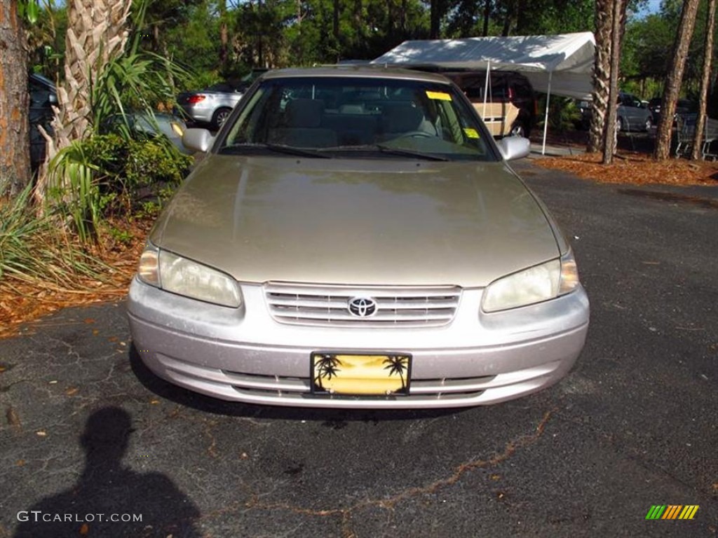 1999 Camry LE - Cashmere Beige Metallic / Oak photo #1
