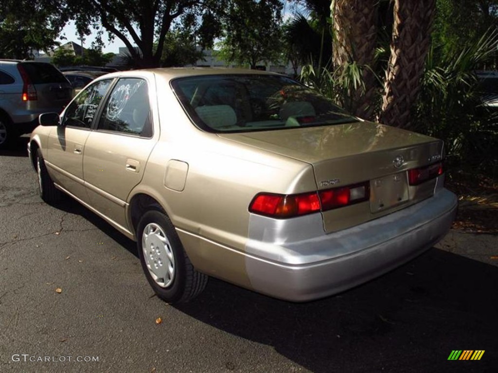 1999 Camry LE - Cashmere Beige Metallic / Oak photo #3