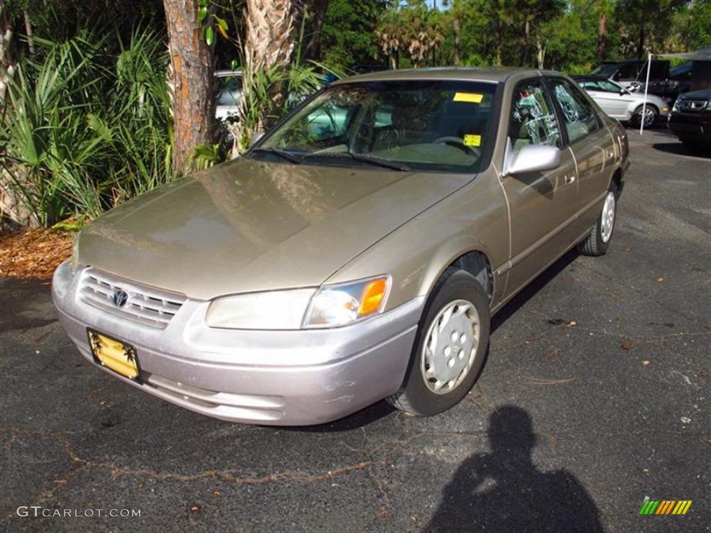 1999 Camry LE - Cashmere Beige Metallic / Oak photo #4
