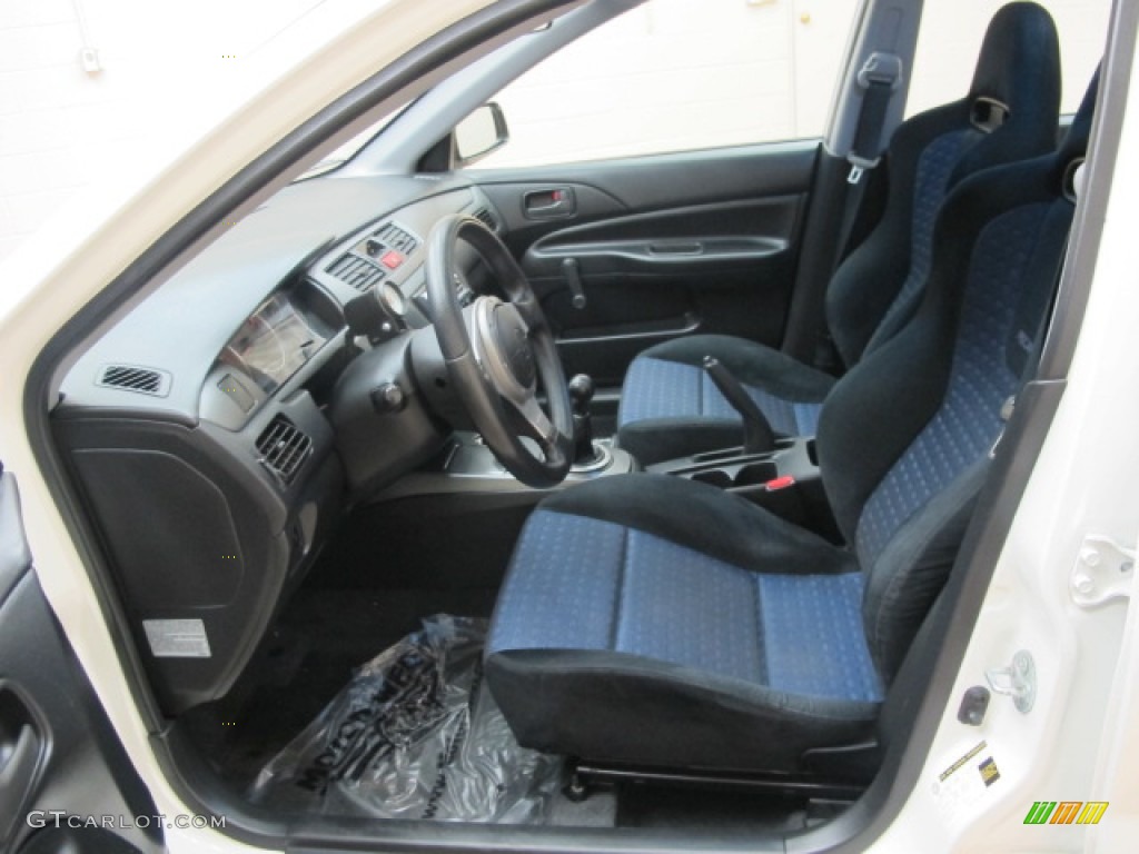 Black Interior 2004 Mitsubishi Lancer Evolution RS Photo #63180496