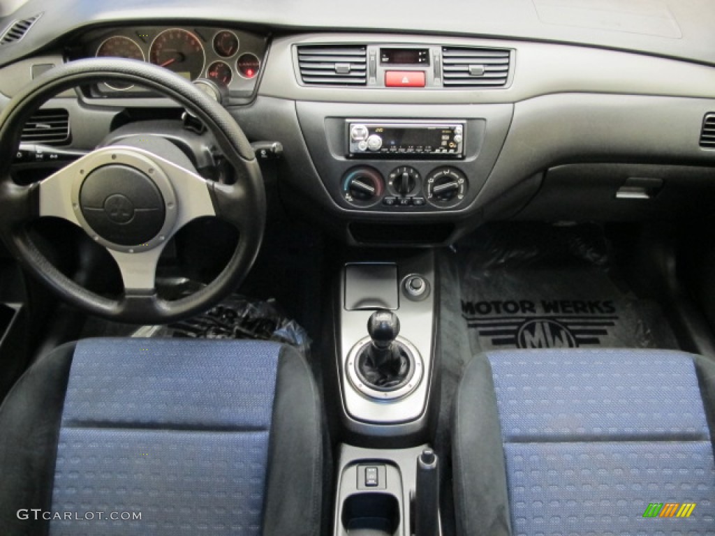 2004 Mitsubishi Lancer Evolution RS Dashboard Photos