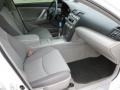Super White - Camry SE Photo No. 8