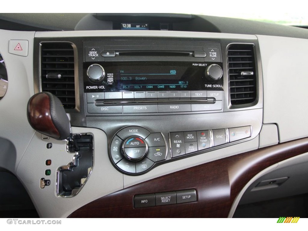 2011 Sienna XLE - Silver Sky Metallic / Light Gray photo #30