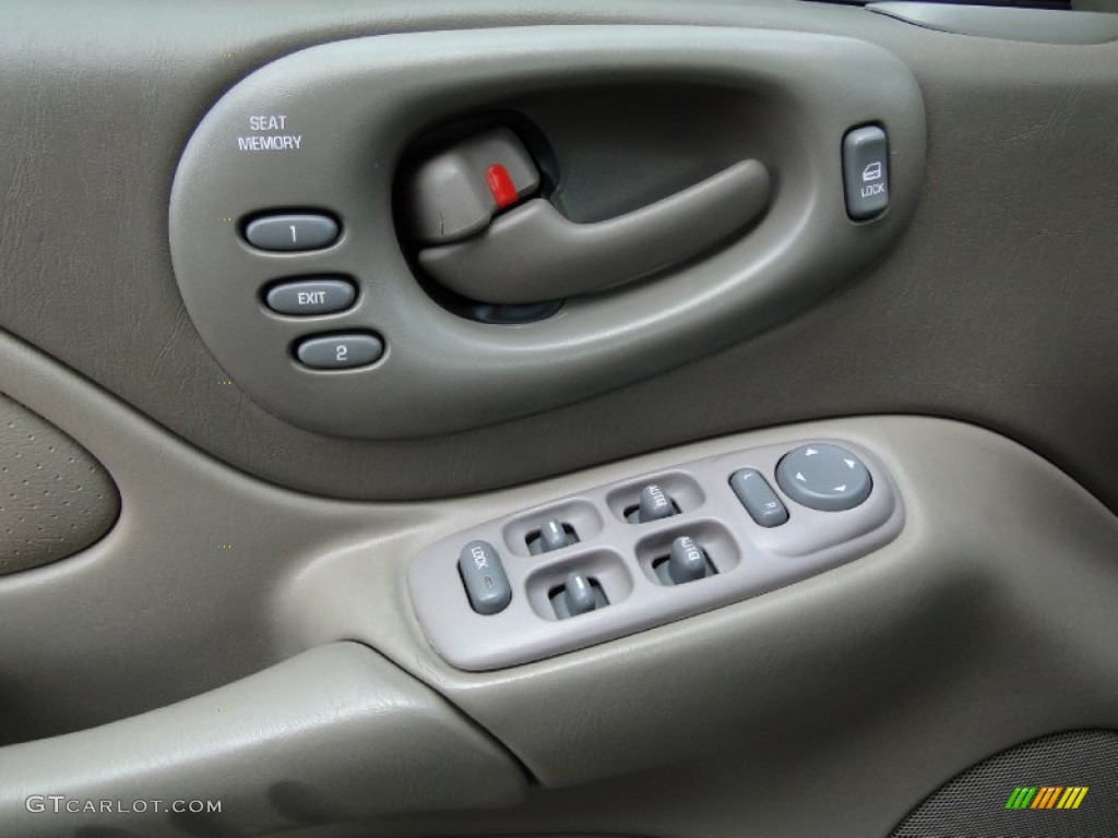 2002 Pontiac Bonneville SSEi Controls Photo #63192205