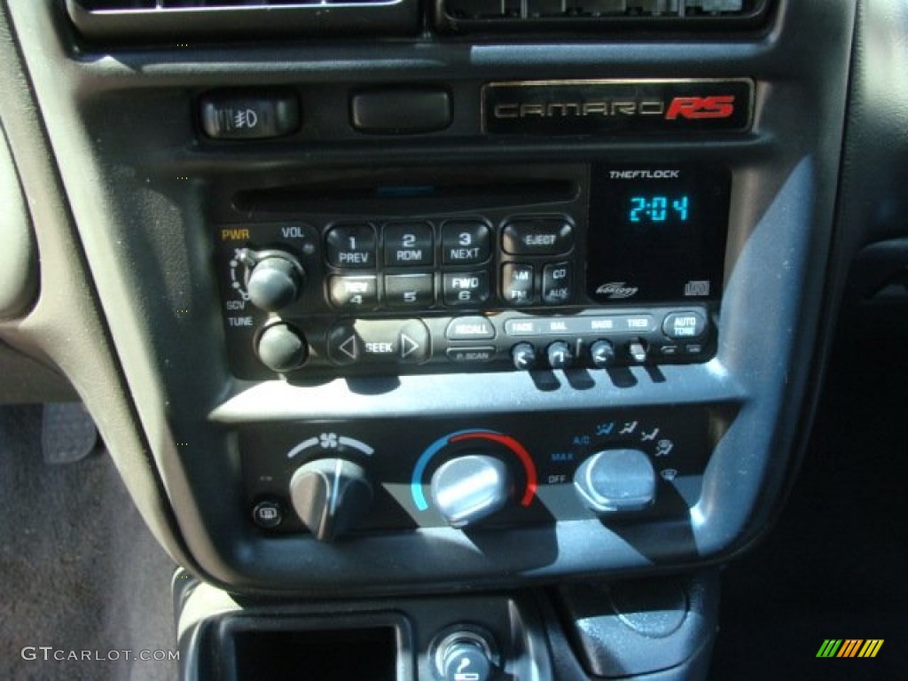 2001 Chevrolet Camaro RS Coupe Controls Photos