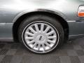 2005 Lincoln Town Car Signature Wheel and Tire Photo