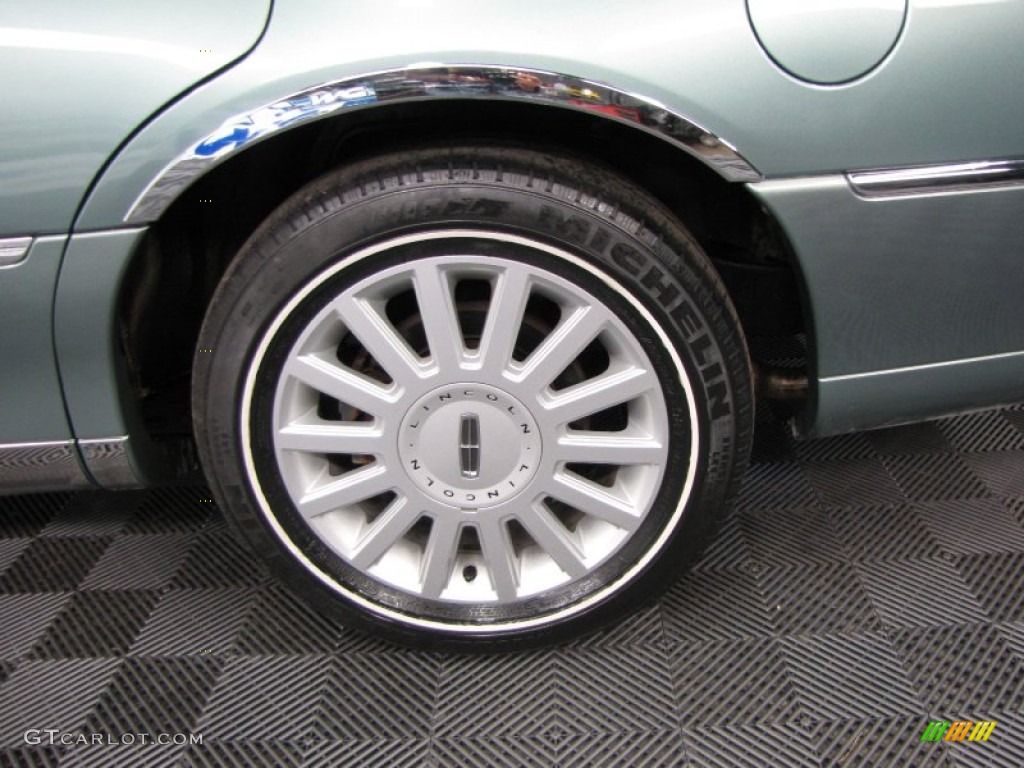2005 Lincoln Town Car Signature Wheel Photo #63203524