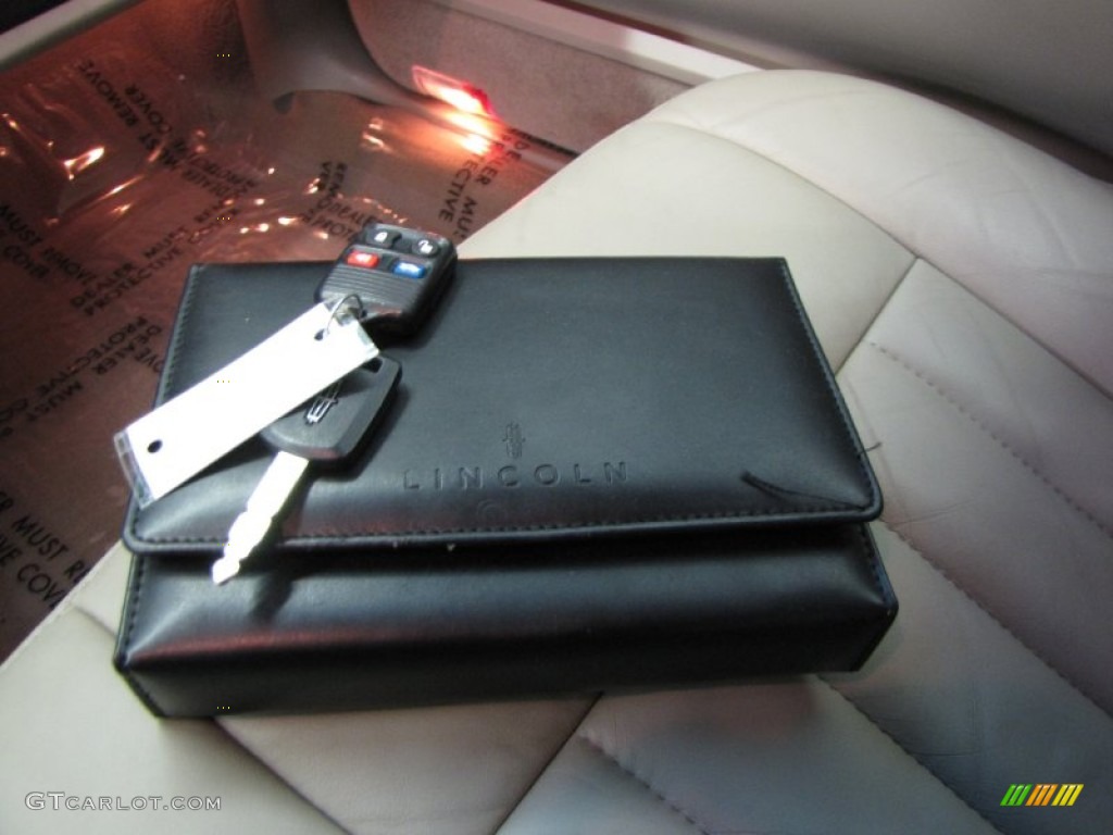 2005 Lincoln Town Car Signature Books/Manuals Photos