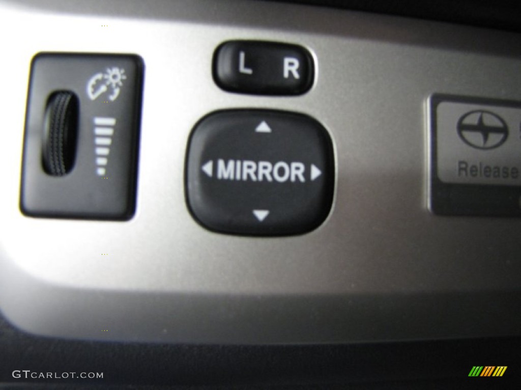 2010 Scion xB Release Series 7.0 Controls Photo #63204477
