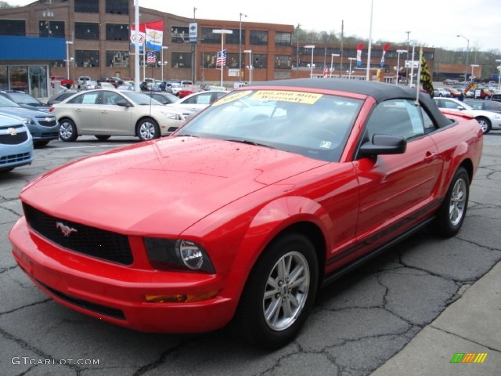 2007 Mustang V6 Premium Convertible - Torch Red / Light Graphite photo #4