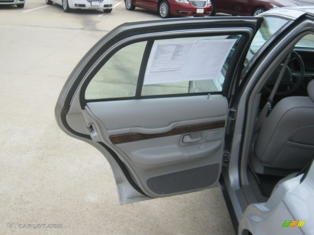 1998 Grand Marquis LS - Silver Frost Metallic / Light Graphite photo #16