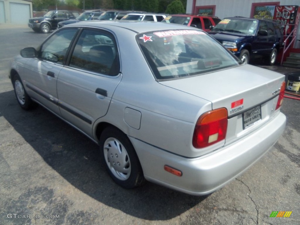 Silky Silver Metallic 1999 Suzuki Esteem GL Sedan Exterior Photo #63208242