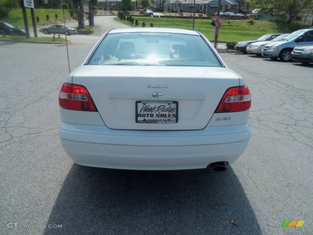 2003 S40 1.9T - White / Taupe/Light Taupe photo #6