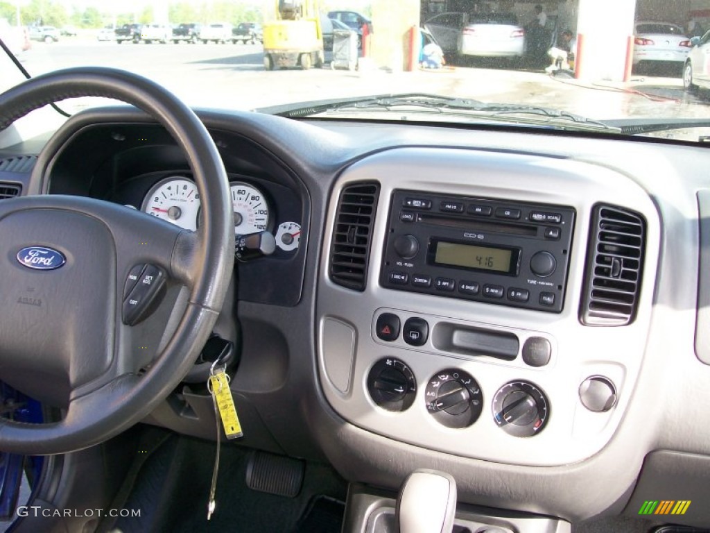 2005 Ford Escape XLT V6 Controls Photo #63211980