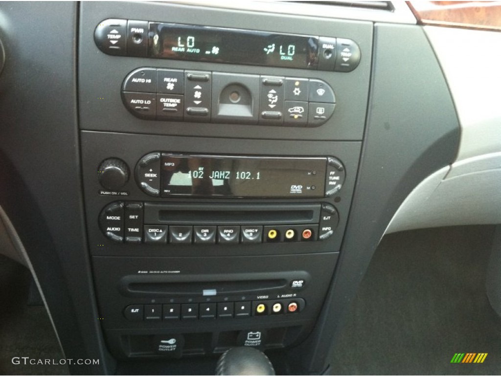 2007 Chrysler Pacifica Touring Controls Photo #63212433