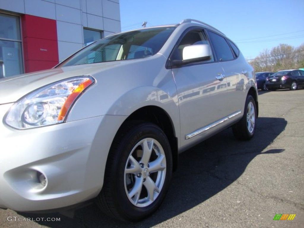 2011 Rogue SV AWD - Silver Ice Metallic / Black photo #2