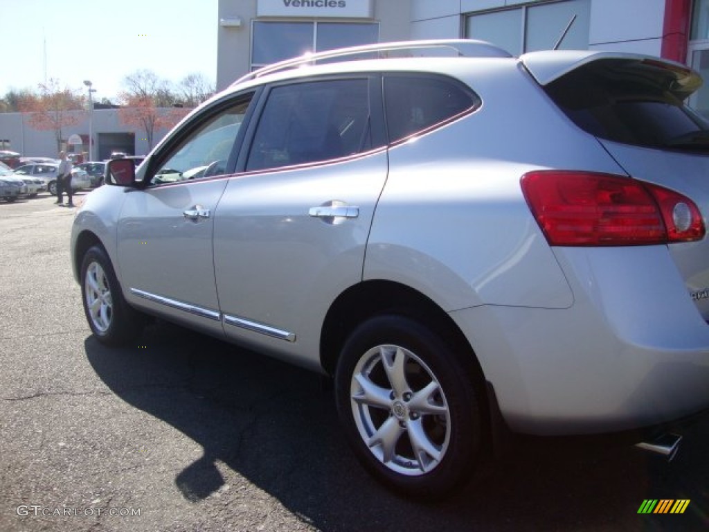 2011 Rogue SV AWD - Silver Ice Metallic / Black photo #4