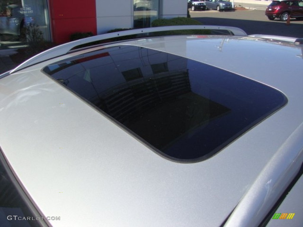 2011 Rogue SV AWD - Silver Ice Metallic / Black photo #12