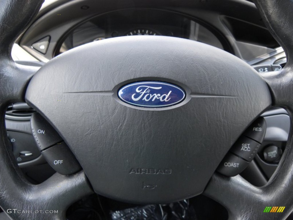 2002 Ford Focus SE Sedan Controls Photos