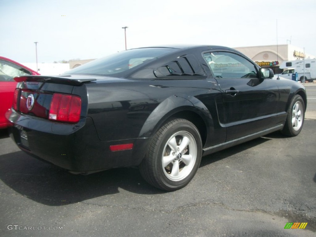 2007 Mustang V6 Premium Coupe - Black / Dark Charcoal photo #2