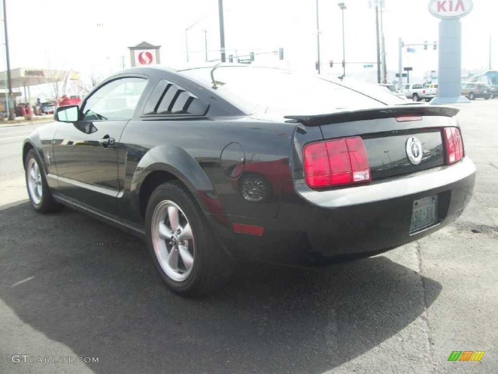 2007 Mustang V6 Premium Coupe - Black / Dark Charcoal photo #3