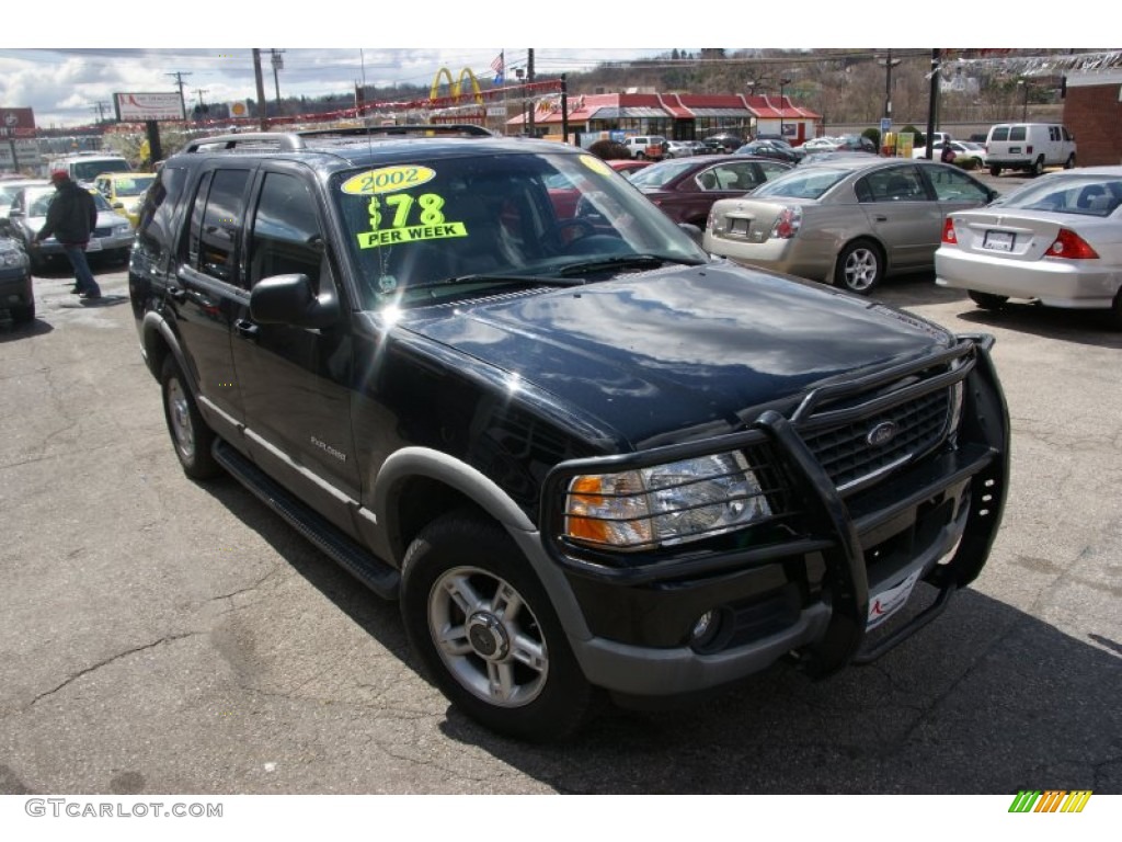 2002 Explorer XLT 4x4 - Black Clearcoat / Graphite photo #3