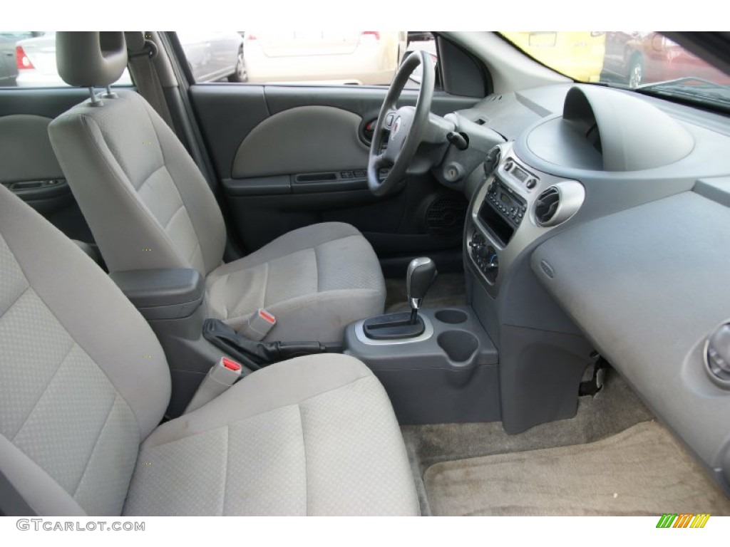 Gray Interior 2005 Saturn ION 2 Sedan Photo #63218016