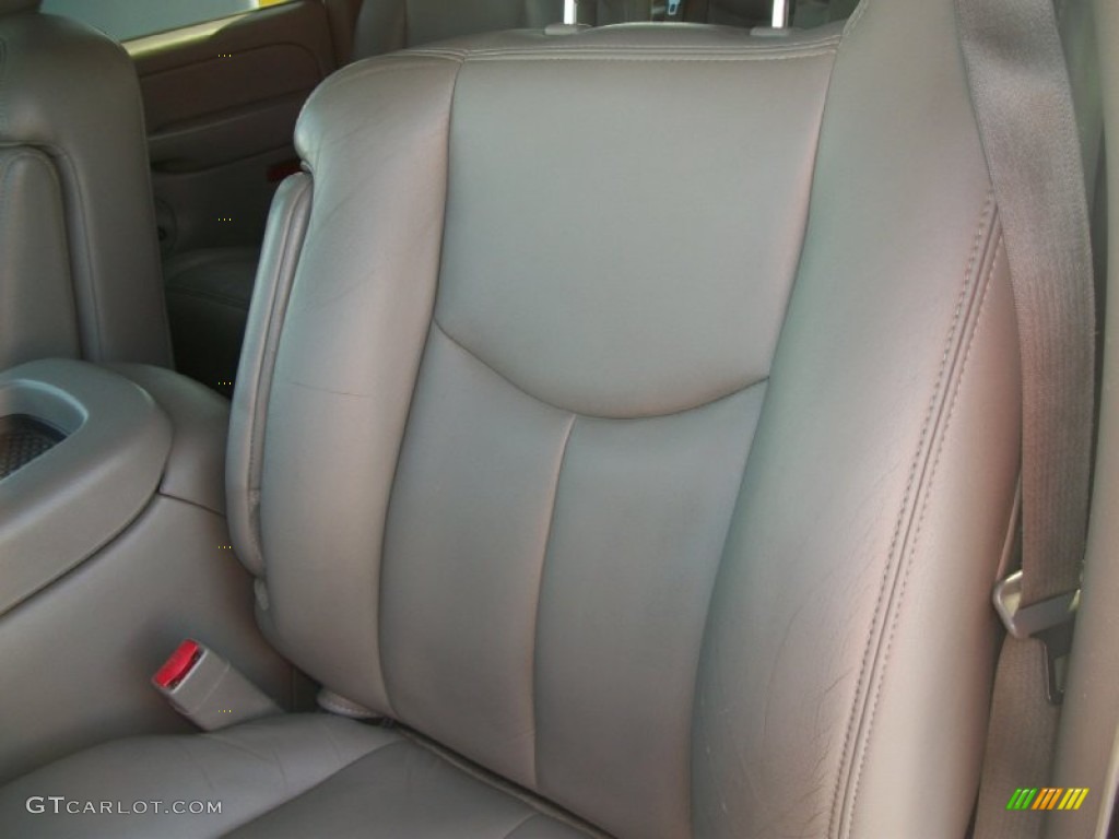 2004 Suburban 1500 LT 4x4 - Silver Birch Metallic / Gray/Dark Charcoal photo #9