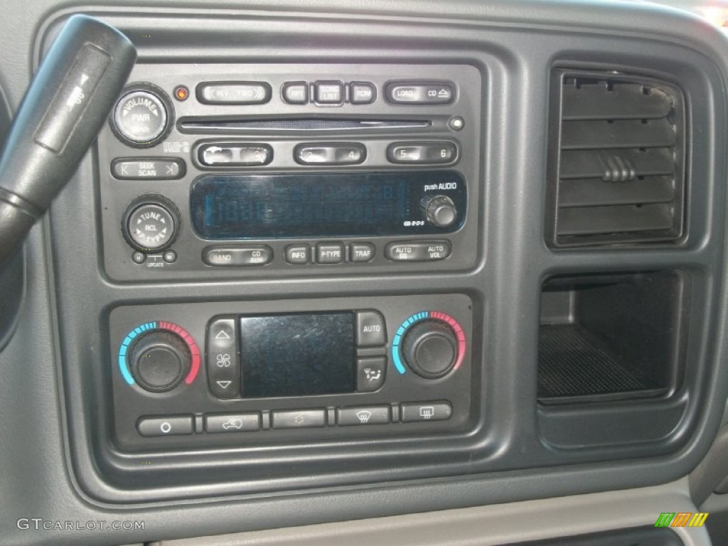 2004 Suburban 1500 LT 4x4 - Silver Birch Metallic / Gray/Dark Charcoal photo #13