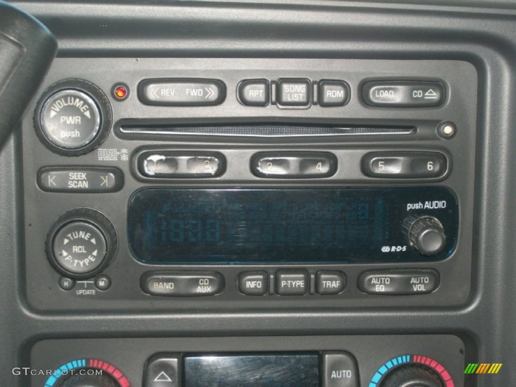 2004 Suburban 1500 LT 4x4 - Silver Birch Metallic / Gray/Dark Charcoal photo #14