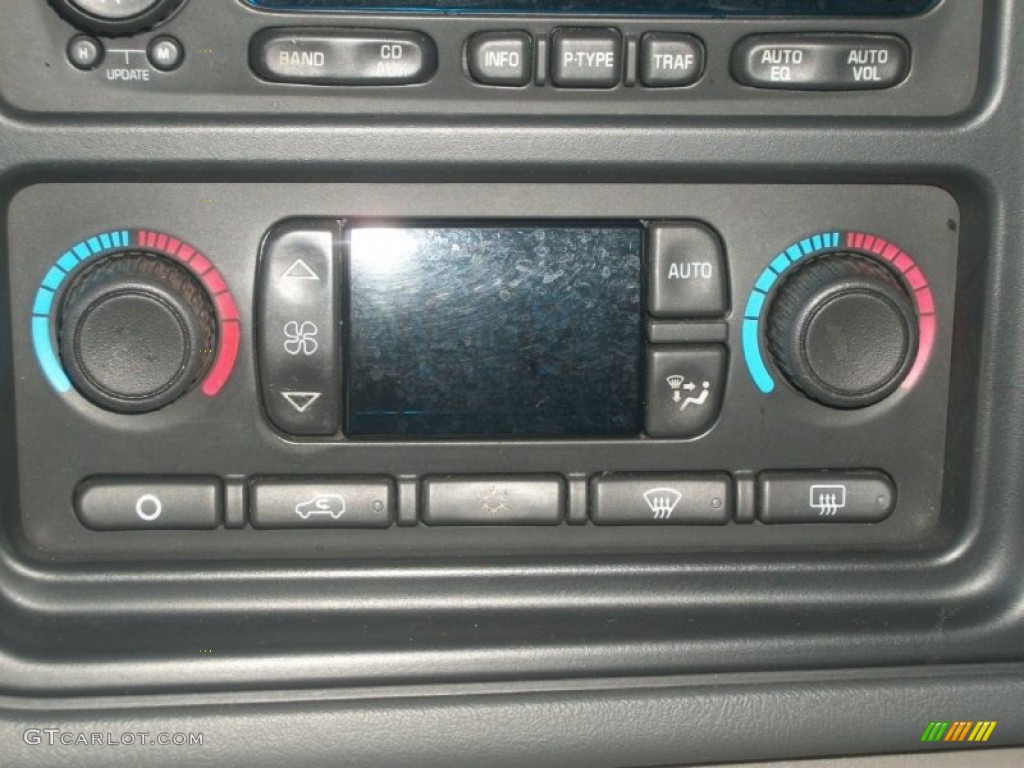 2004 Suburban 1500 LT 4x4 - Silver Birch Metallic / Gray/Dark Charcoal photo #15