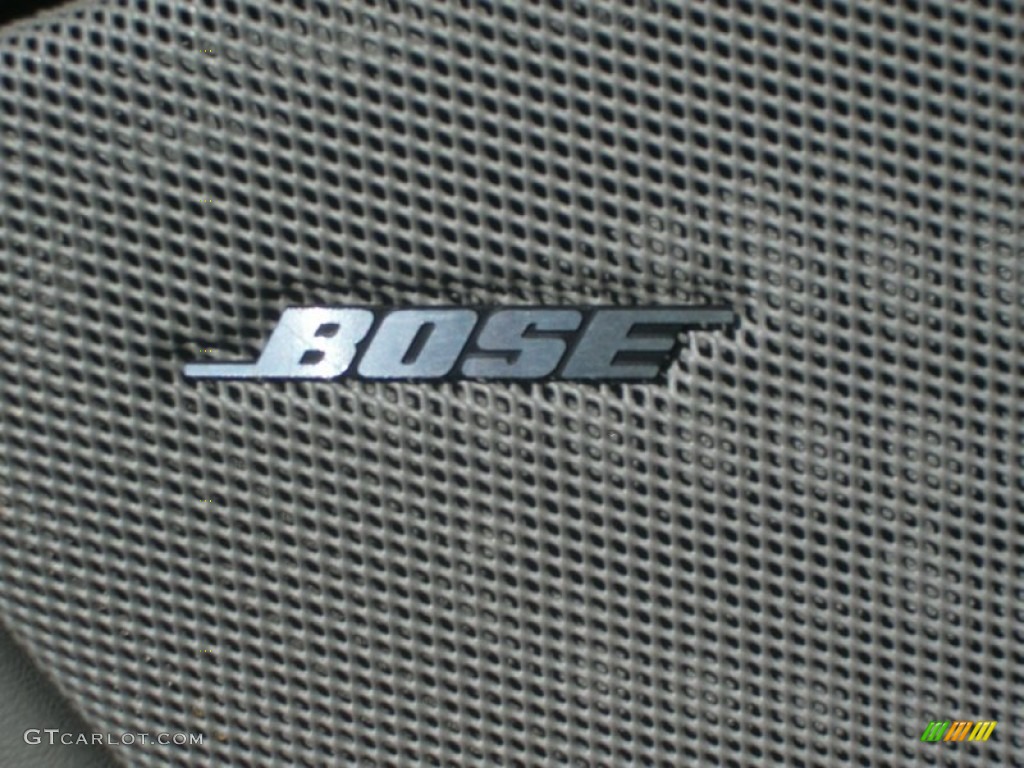 2004 Suburban 1500 LT 4x4 - Silver Birch Metallic / Gray/Dark Charcoal photo #18