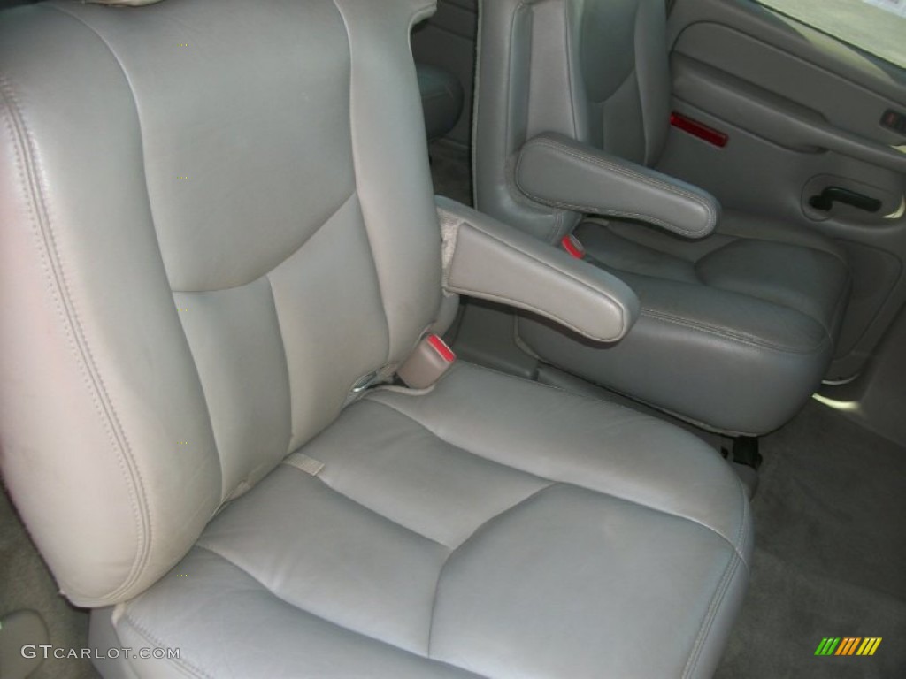 2004 Suburban 1500 LT 4x4 - Silver Birch Metallic / Gray/Dark Charcoal photo #25