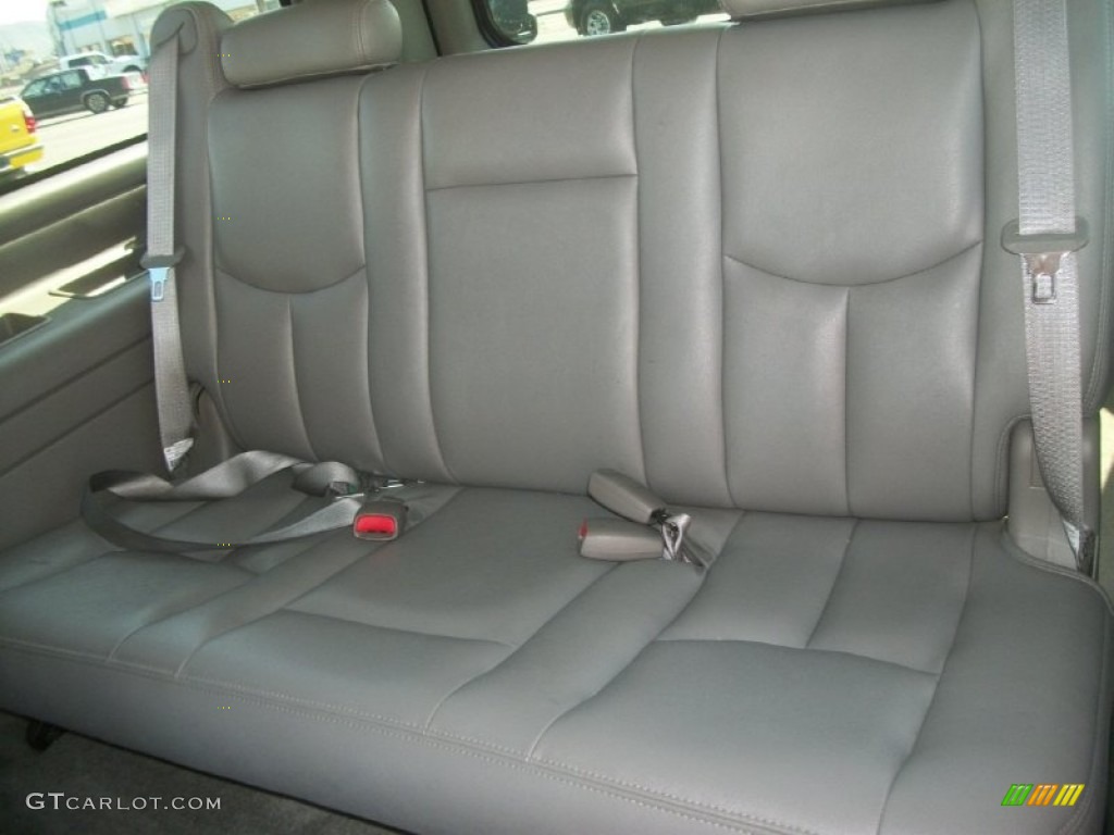 2004 Suburban 1500 LT 4x4 - Silver Birch Metallic / Gray/Dark Charcoal photo #28