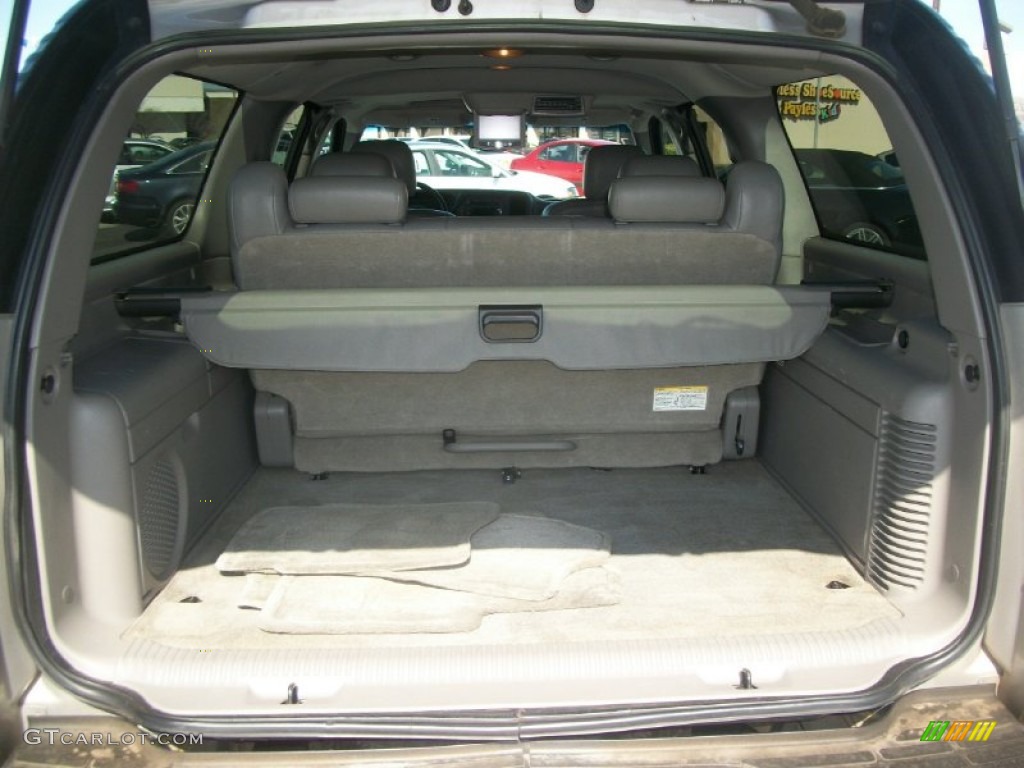 2004 Suburban 1500 LT 4x4 - Silver Birch Metallic / Gray/Dark Charcoal photo #31