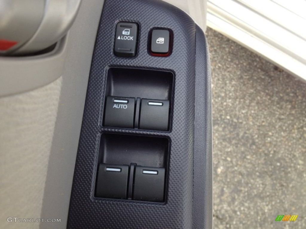 2010 Honda Insight Hybrid EX Controls Photo #63221434
