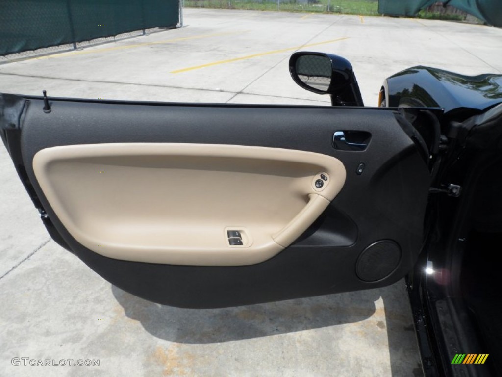 2008 Pontiac Solstice Roadster Ebony/Sand Door Panel Photo #63225267