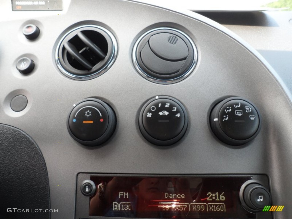 2008 Pontiac Solstice Roadster Controls Photo #63225310
