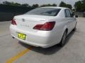 Blizzard White Pearl - Avalon Limited Photo No. 3