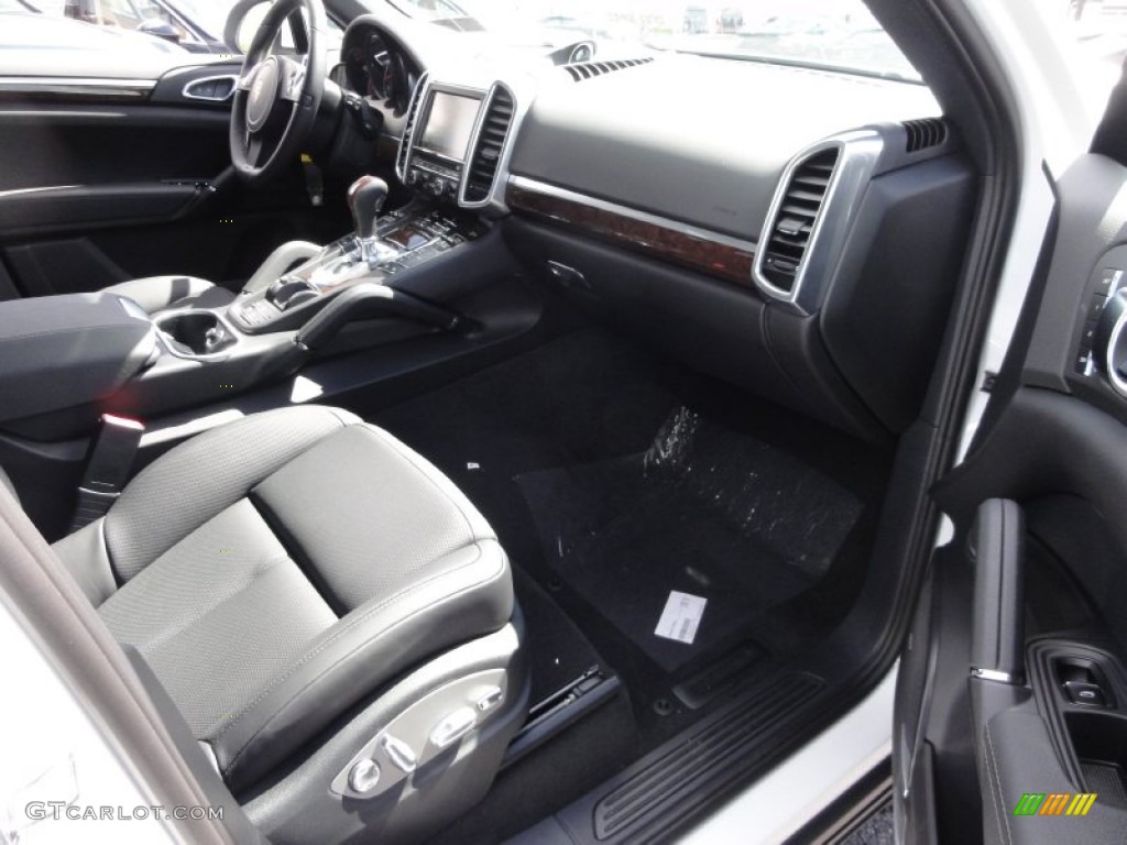 2012 Porsche Cayenne Standard Cayenne Model Black Dashboard Photo #63228837