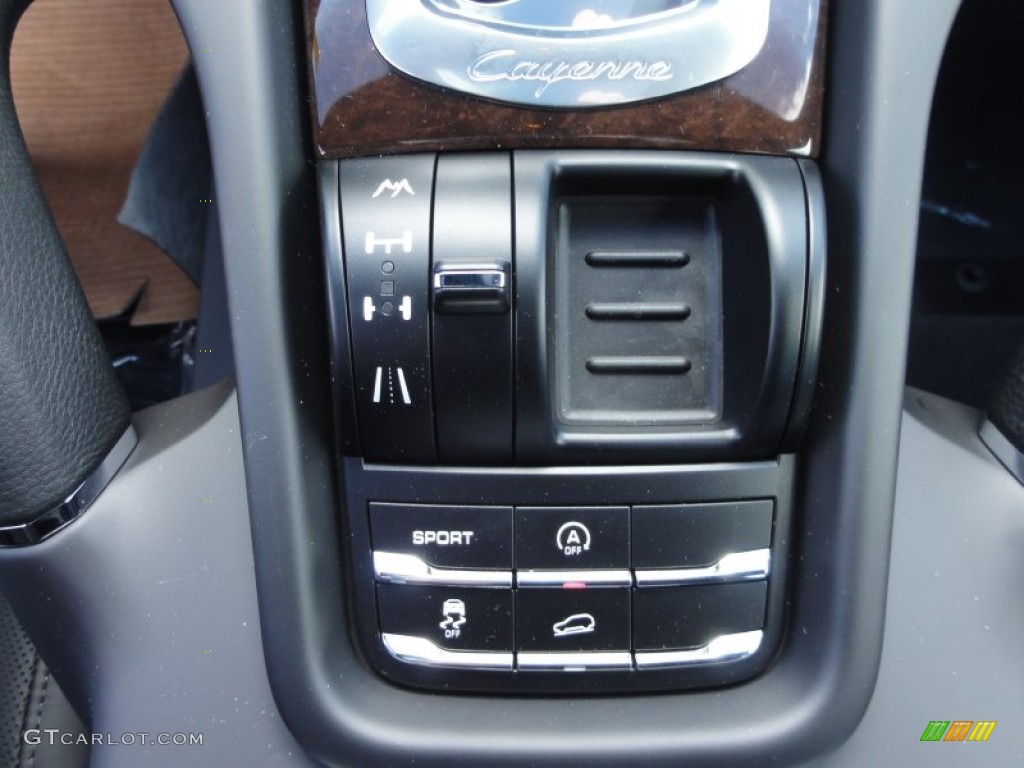 2012 Porsche Cayenne Standard Cayenne Model Controls Photo #63229047