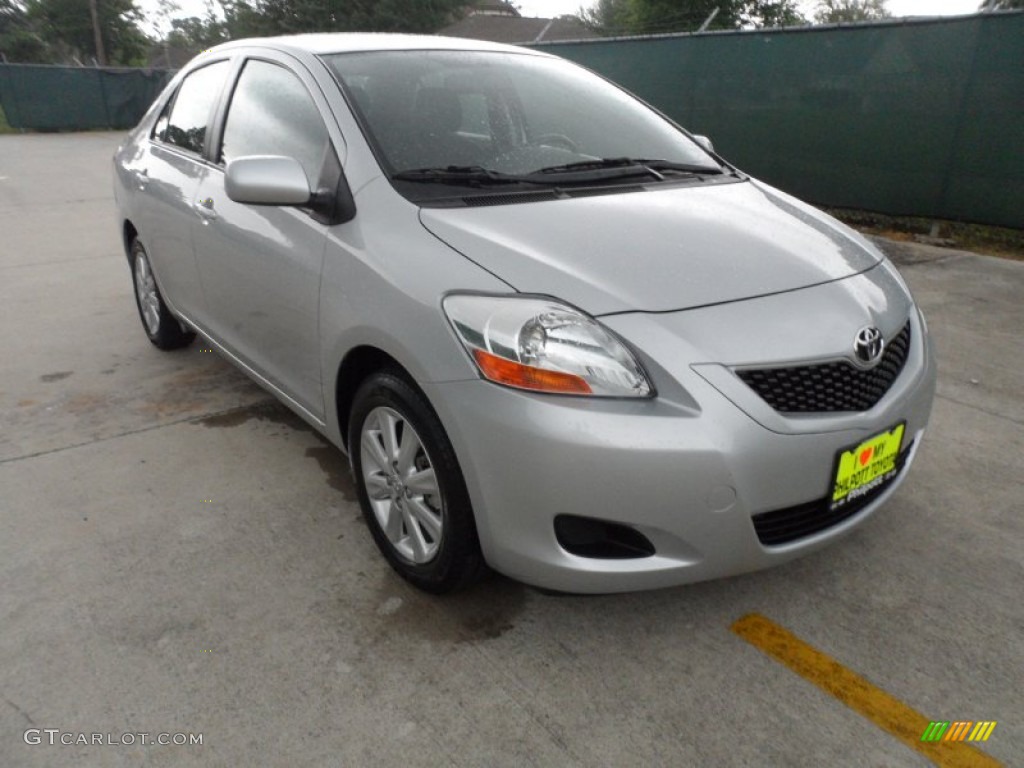 2011 Yaris Sedan - Silver Streak Mica / Dark Charcoal photo #1