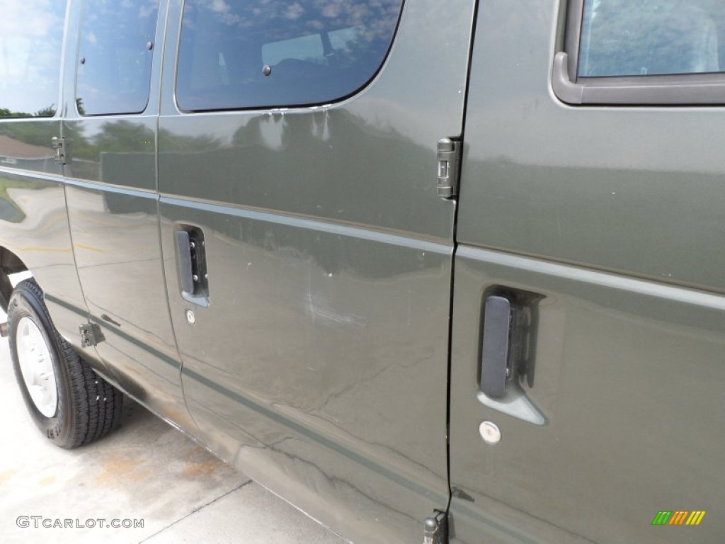 2004 E Series Van E350 Super Duty XL 15 Passenger - Estate Green Metallic / Medium Pebble photo #14