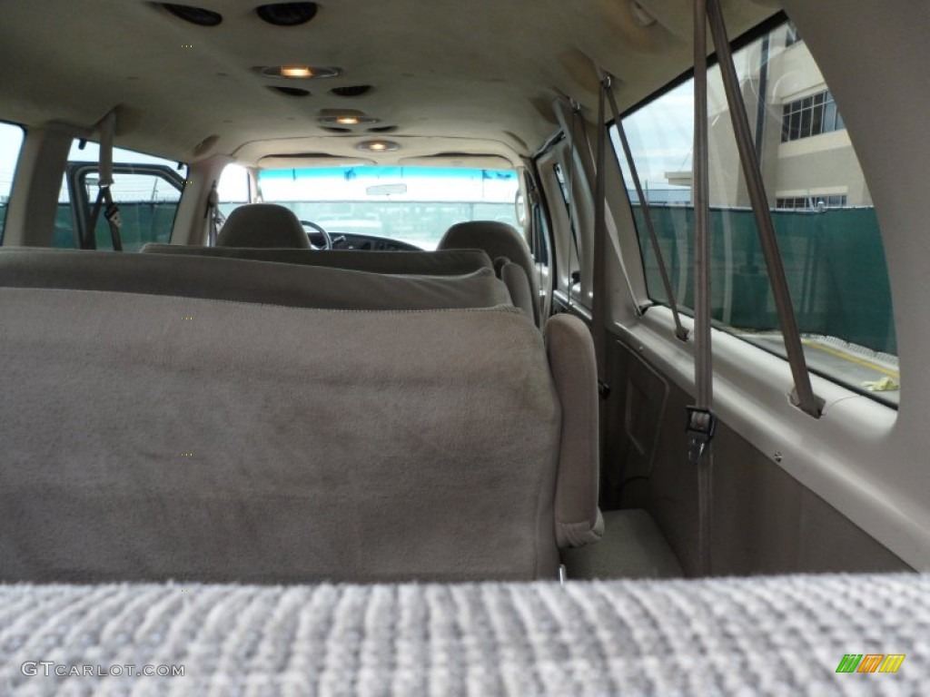 2004 E Series Van E350 Super Duty XL 15 Passenger - Estate Green Metallic / Medium Pebble photo #27