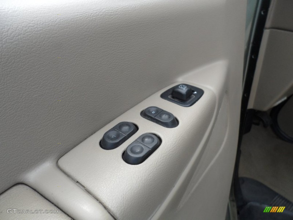 2004 E Series Van E350 Super Duty XL 15 Passenger - Estate Green Metallic / Medium Pebble photo #29