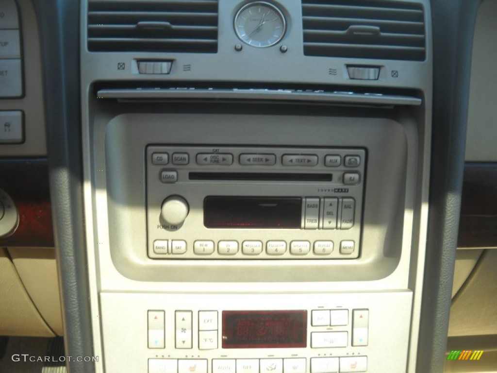 2006 Lincoln Navigator Luxury 4x4 Controls Photo #63234747