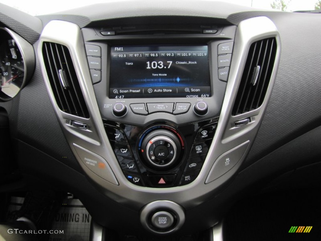 2012 Hyundai Veloster Standard Veloster Model Controls Photo #63240012